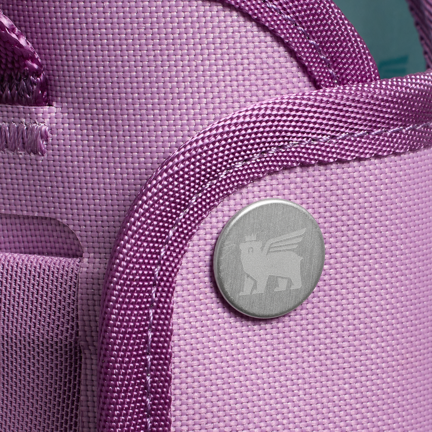 The All Day 30 OZ Quencher Carry-All KE8